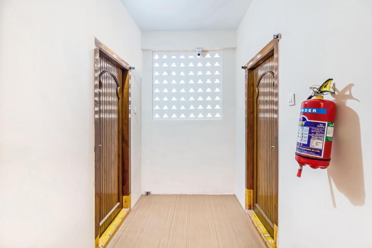 טירופאטי Flagship 76022 Jayalakshmi Service Apartment מראה חיצוני תמונה